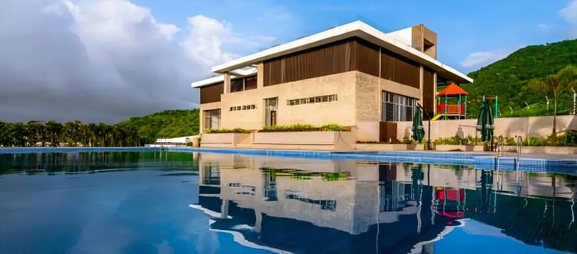 SkyHigh Towers gallery view 4 of 8